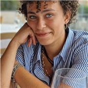Studentessa di comunicazione dà lezioni di inglese